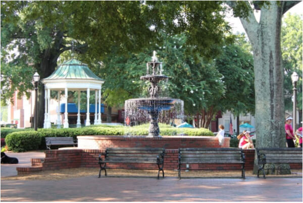 The square at downtown Marietta.